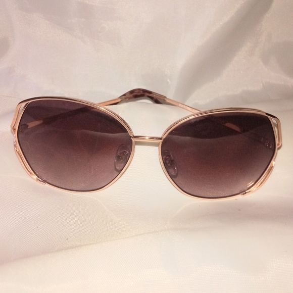 Foster Grant Sunglasses - Picture 2 of 6